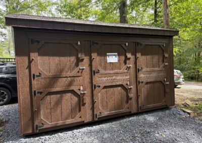 Tent storage lockers
